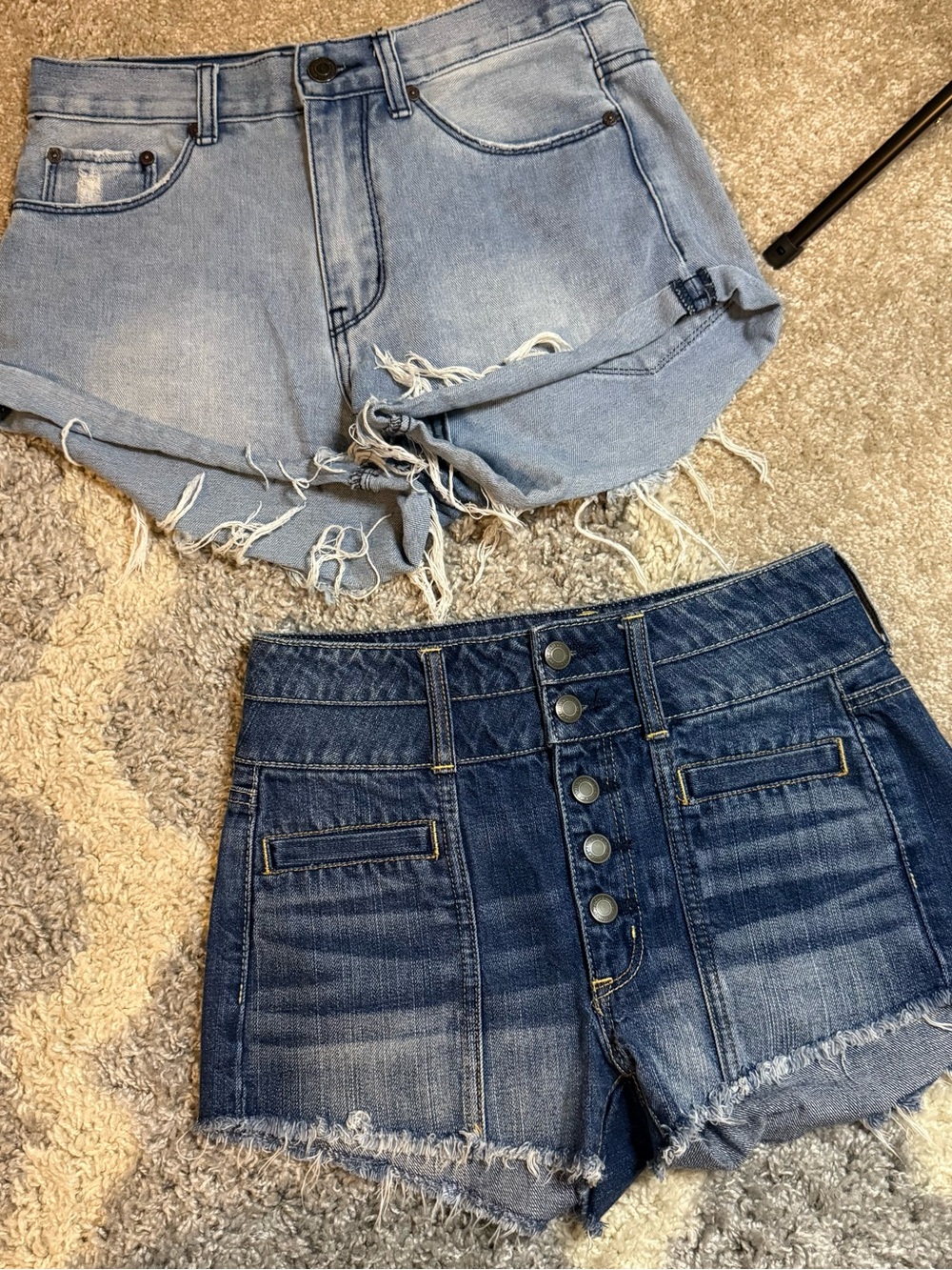 American Eagle Outfitters Dark Blue Denim Shorts size 2/size 25 light denim
